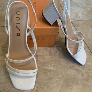 Unisa UN Marie Size 8 White Sandal